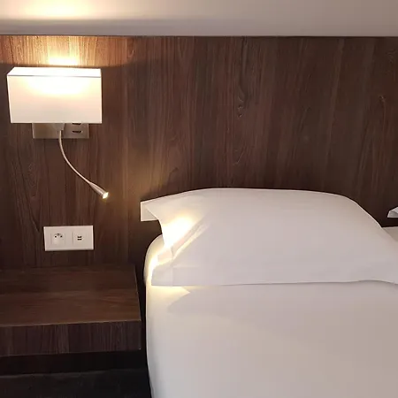 Alison Hotel