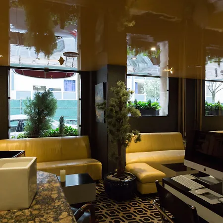 Alison Hotel